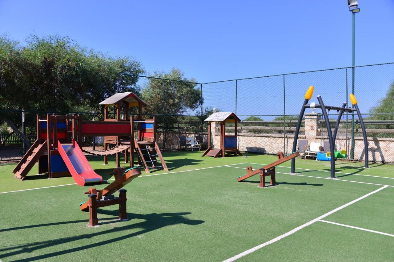Andriake Club דמרה